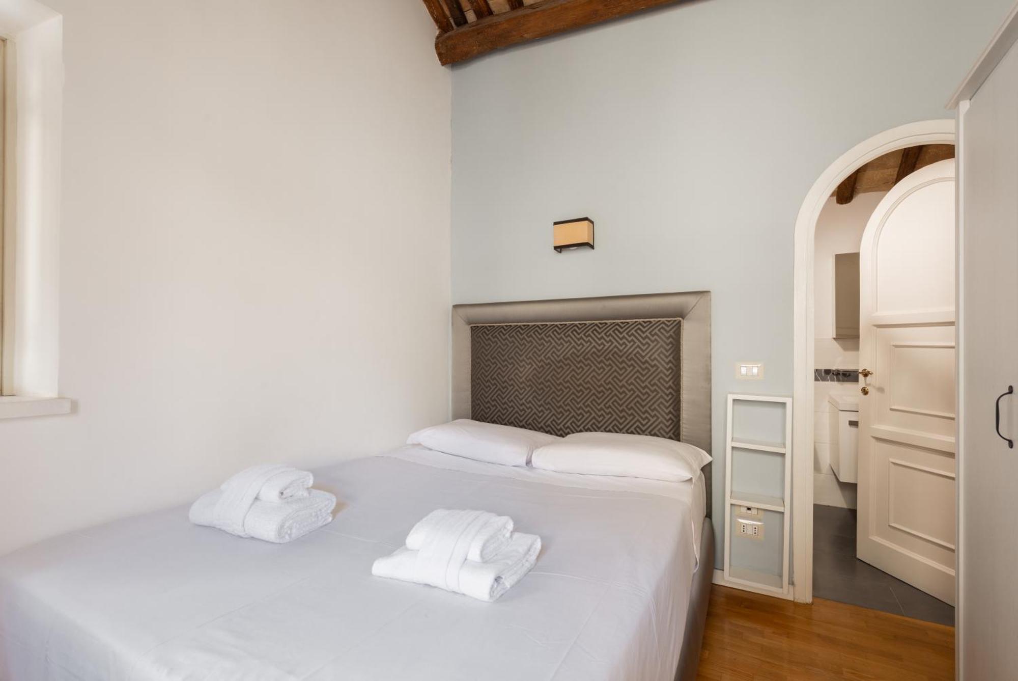Pavone Centre Romantic Apartment Экстерьер фото